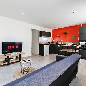 https://splendide-t2-neuf.hotels-rhonealpes.com